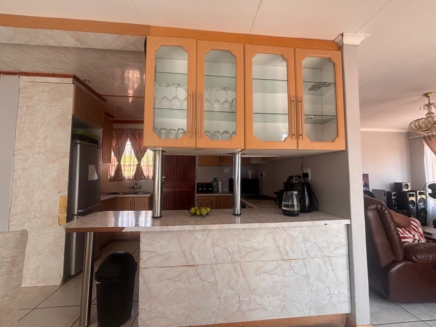 To Let 3 Bedroom Property for Rent in Mandela View Free State